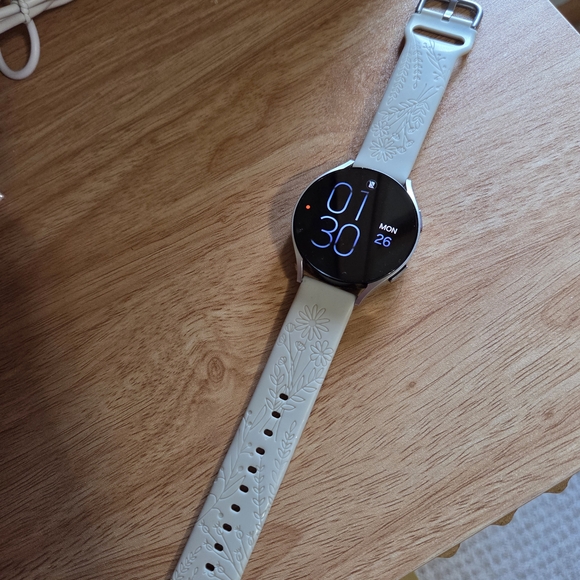 Samsung Smartwatch with Floral Strap - Cream